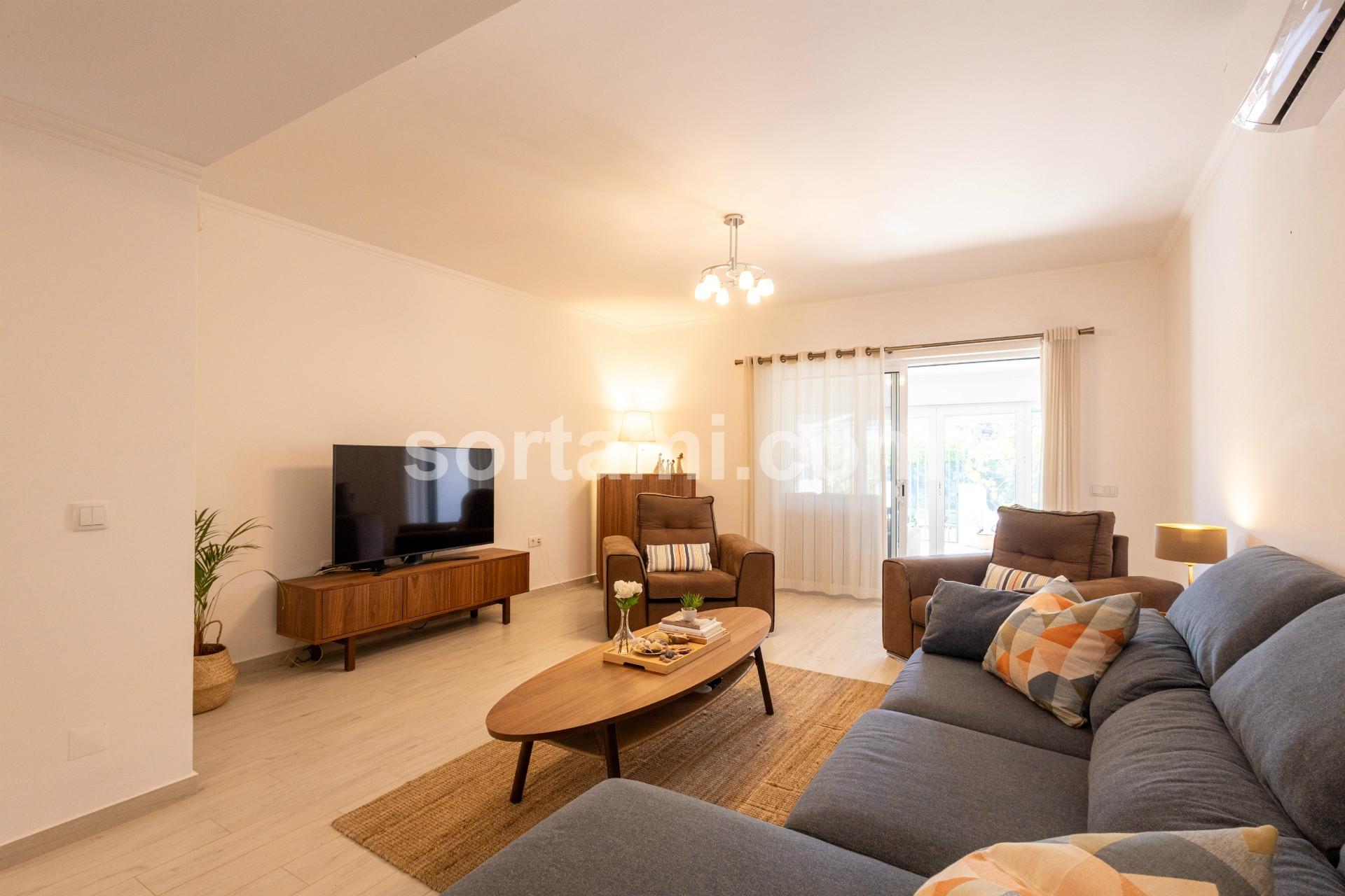 Moradia em Banda T3 Venda em Quarteira,Loulé