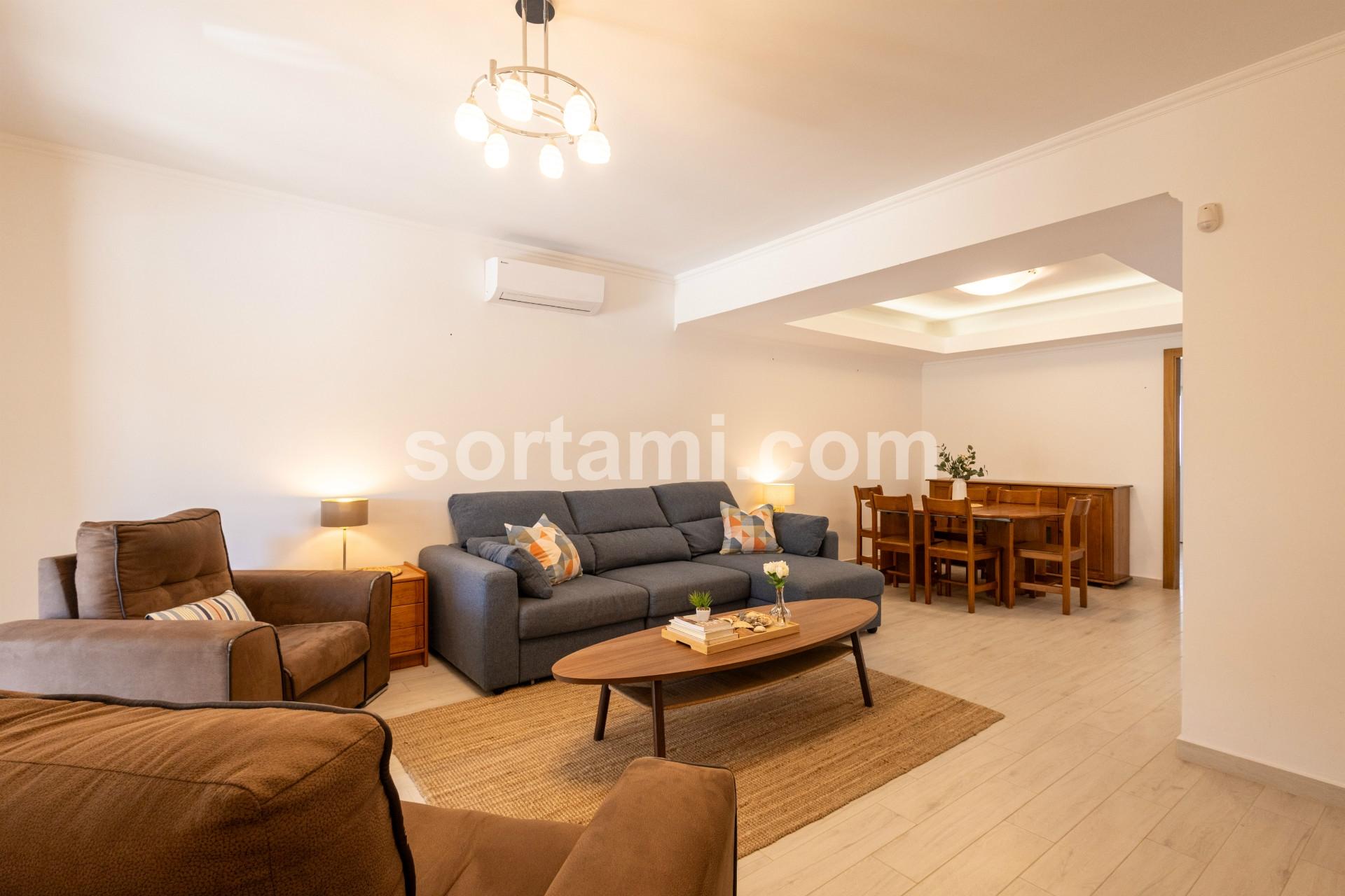 Moradia em Banda T3 Venda em Quarteira,Loulé