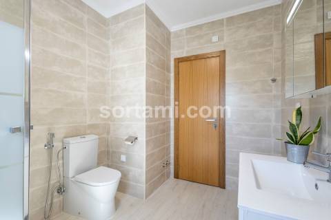 Moradia em Banda T3 Venda em Quarteira,Loulé