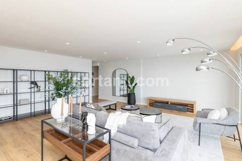 Apartamento T4 Venda em Albufeira e Olhos de Água,Albufeira