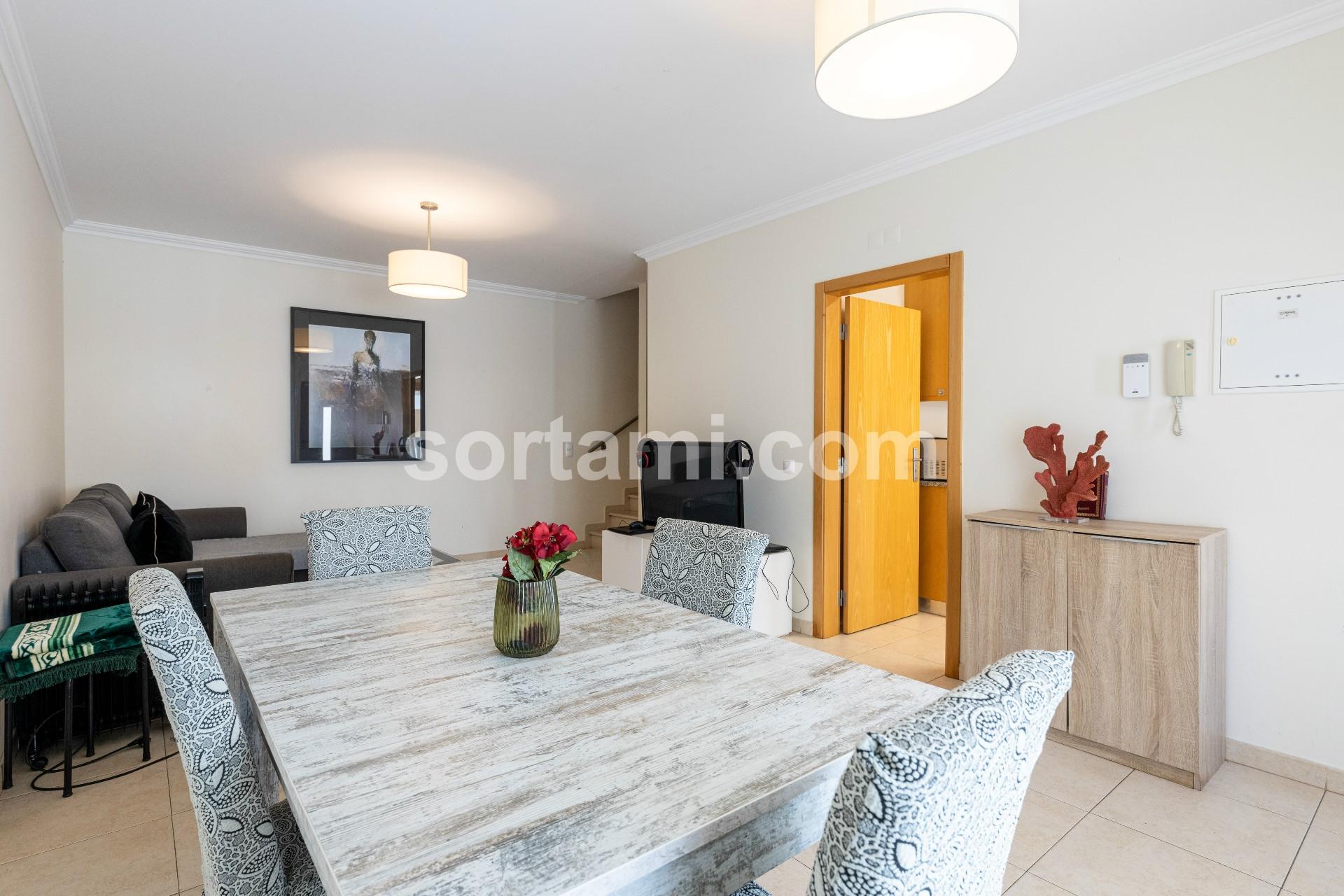 Moradia em Banda T2 Venda em Albufeira e Olhos de Água,Albufeira