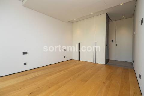 Moradia Isolada T5 Venda em Quarteira,Loulé