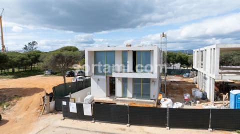 Moradia Isolada T4 Venda em Faro (Sé e São Pedro),Faro