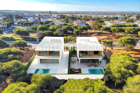 Moradia Isolada T4 Venda em Faro (Sé e São Pedro),Faro