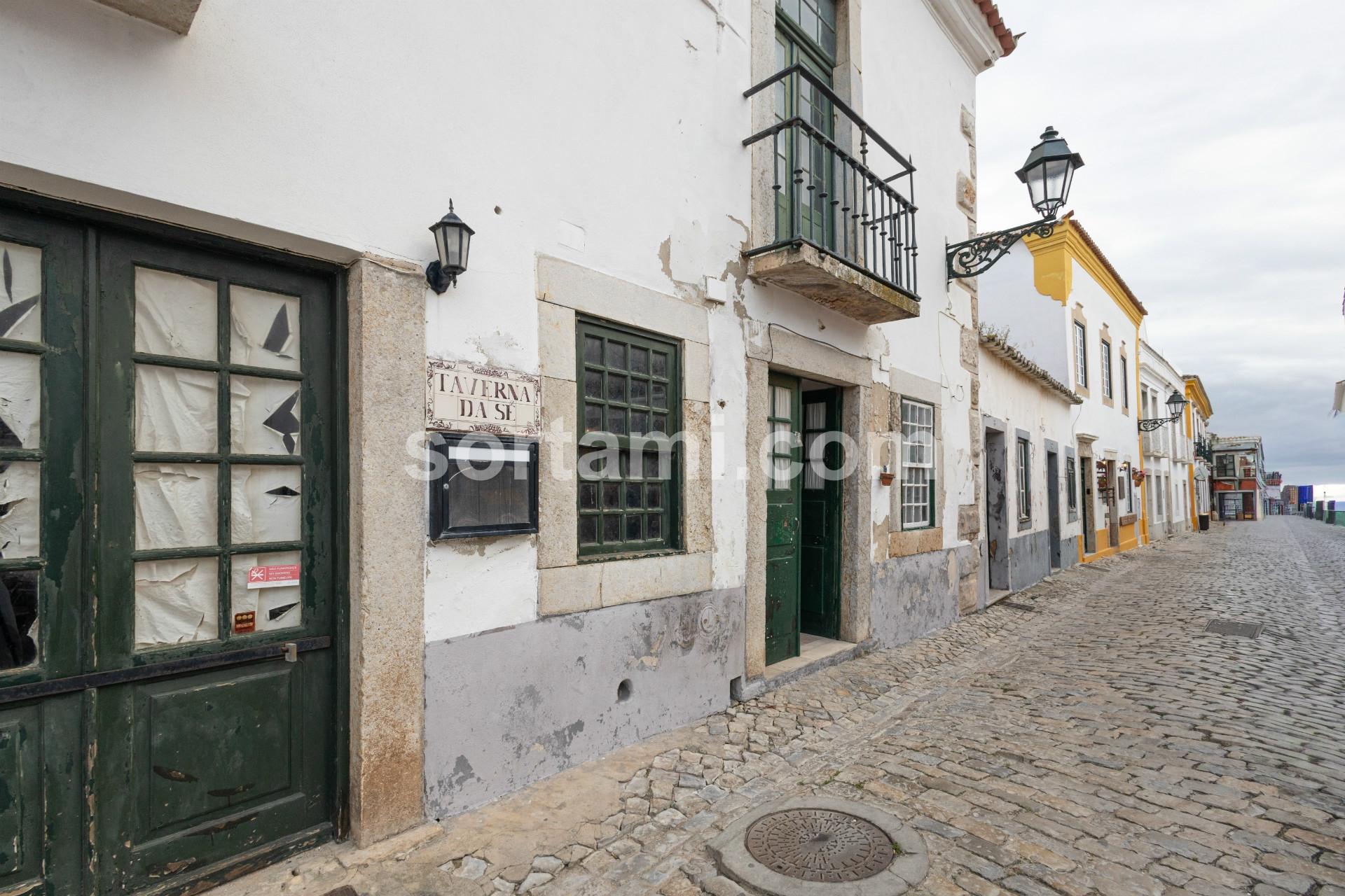 Moradia Devoluta T3 Venda em Faro (Sé e São Pedro),Faro