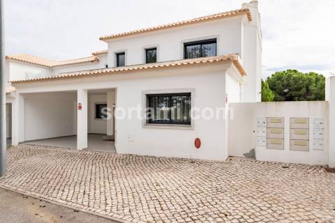 Moradia Geminada T3 Venda em Almancil,Loulé