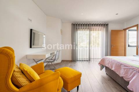 Moradia Geminada T3 Venda em Almancil,Loulé