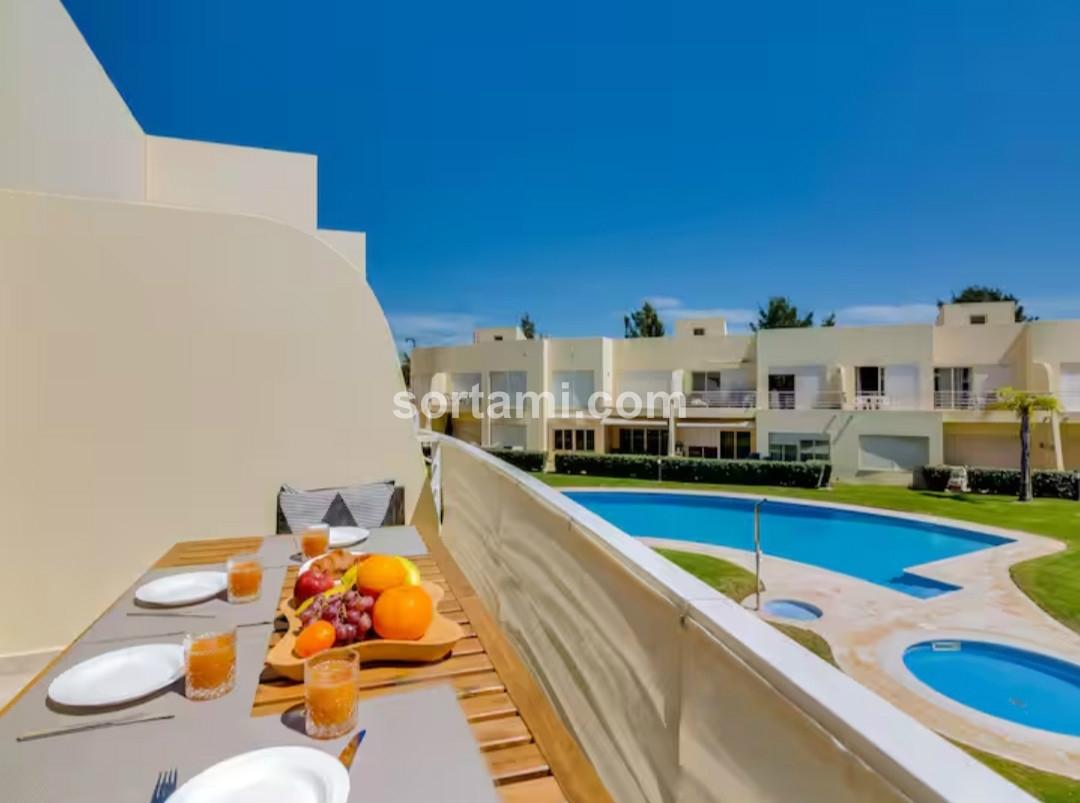 Apartamento T2 Arrendamento em Quarteira,Loulé