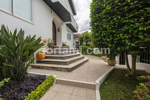 Moradia Geminada T6 Venda em Gondomar (São Cosme), Valbom e Jovim,Gondomar