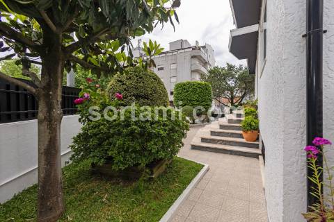 Moradia Geminada T6 Venda em Gondomar (São Cosme), Valbom e Jovim,Gondomar