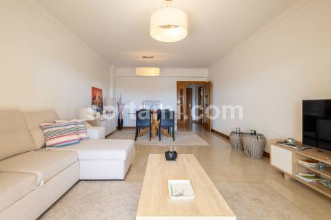 Apartamento T2 Venda em Quarteira,Loulé