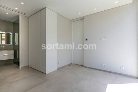 Moradia Isolada T4 Venda em Quarteira,Loulé