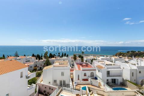 Moradia Geminada T3 Venda em Albufeira e Olhos de Água,Albufeira