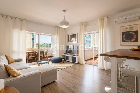 Apartamento T2 Venda em Quarteira,Loulé