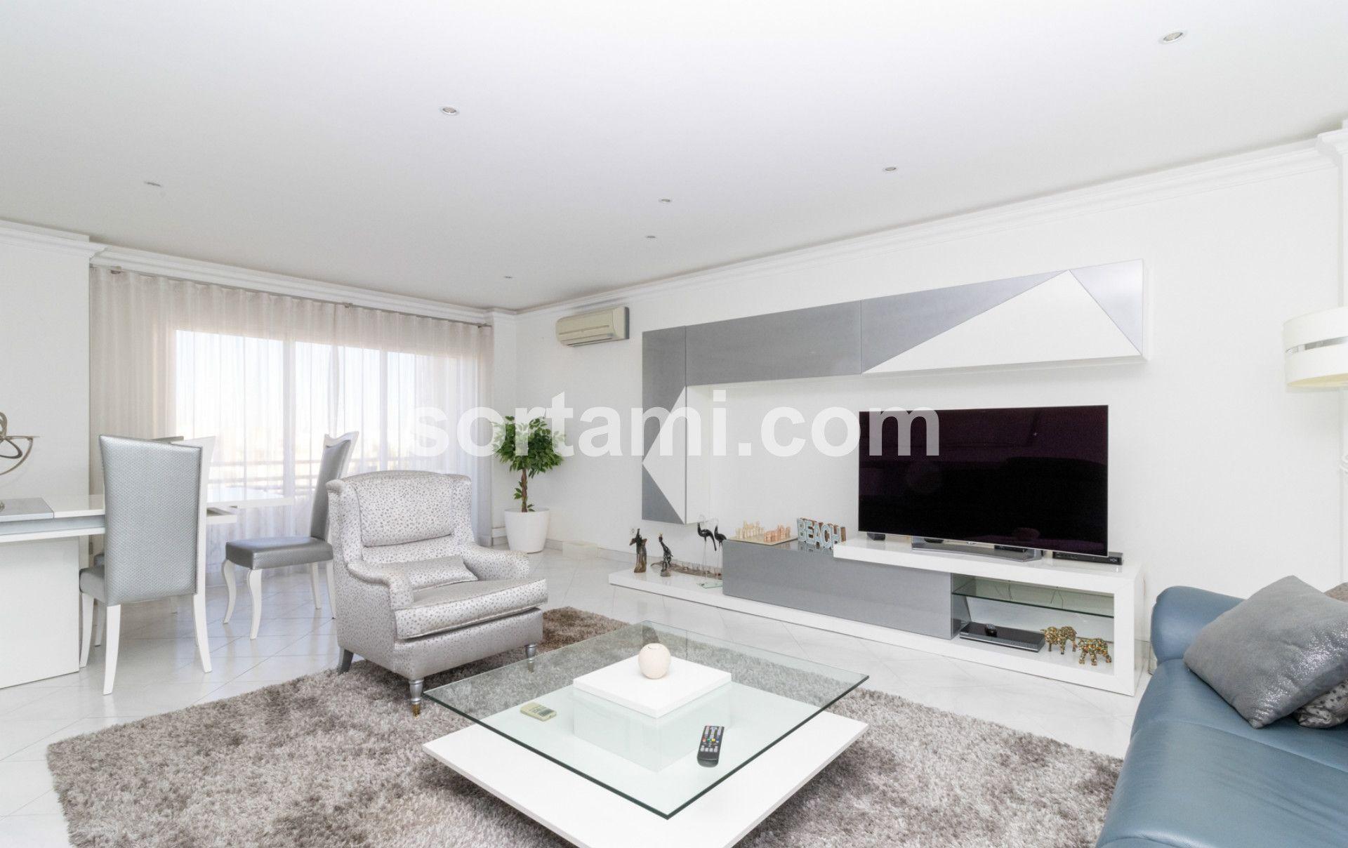 Apartamento T3 Arrendamento em Quarteira,Loulé