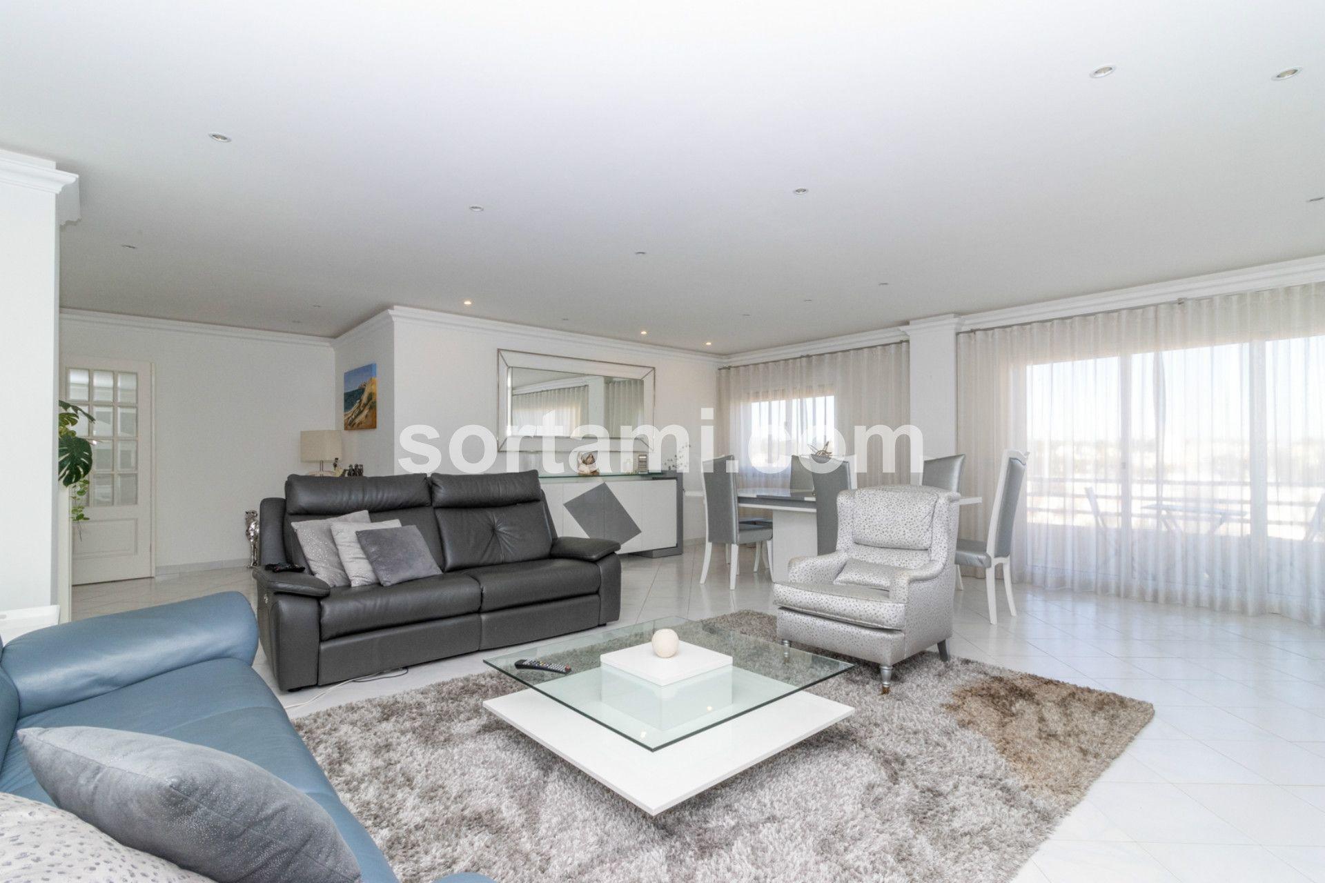 Apartamento T3 Arrendamento em Quarteira,Loulé