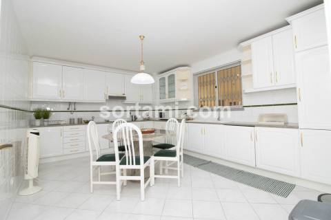 Apartamento T3 Arrendamento em Quarteira,Loulé
