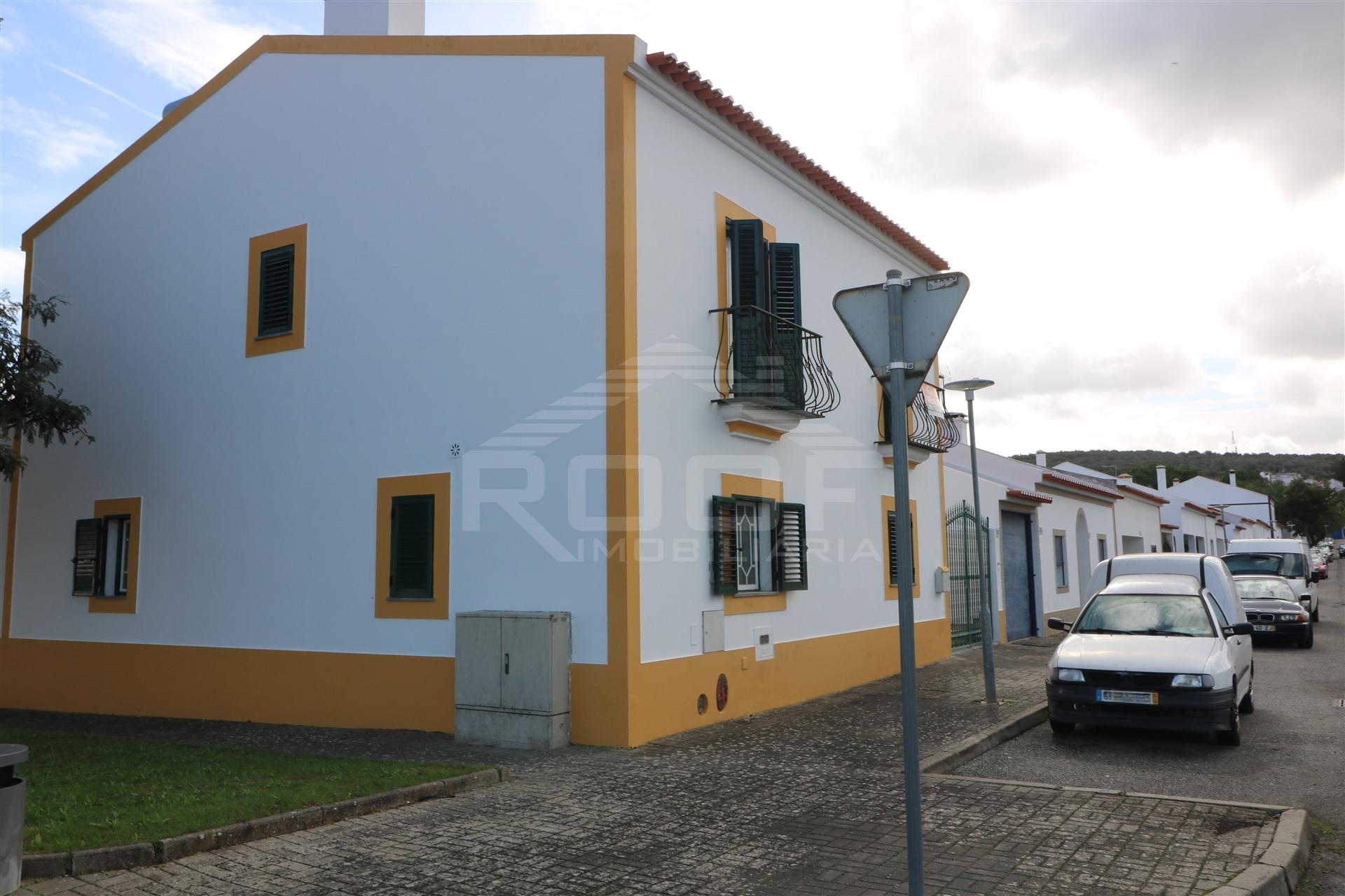 Moradia T4 Venda em Viana do Alentejo,Viana do Alentejo