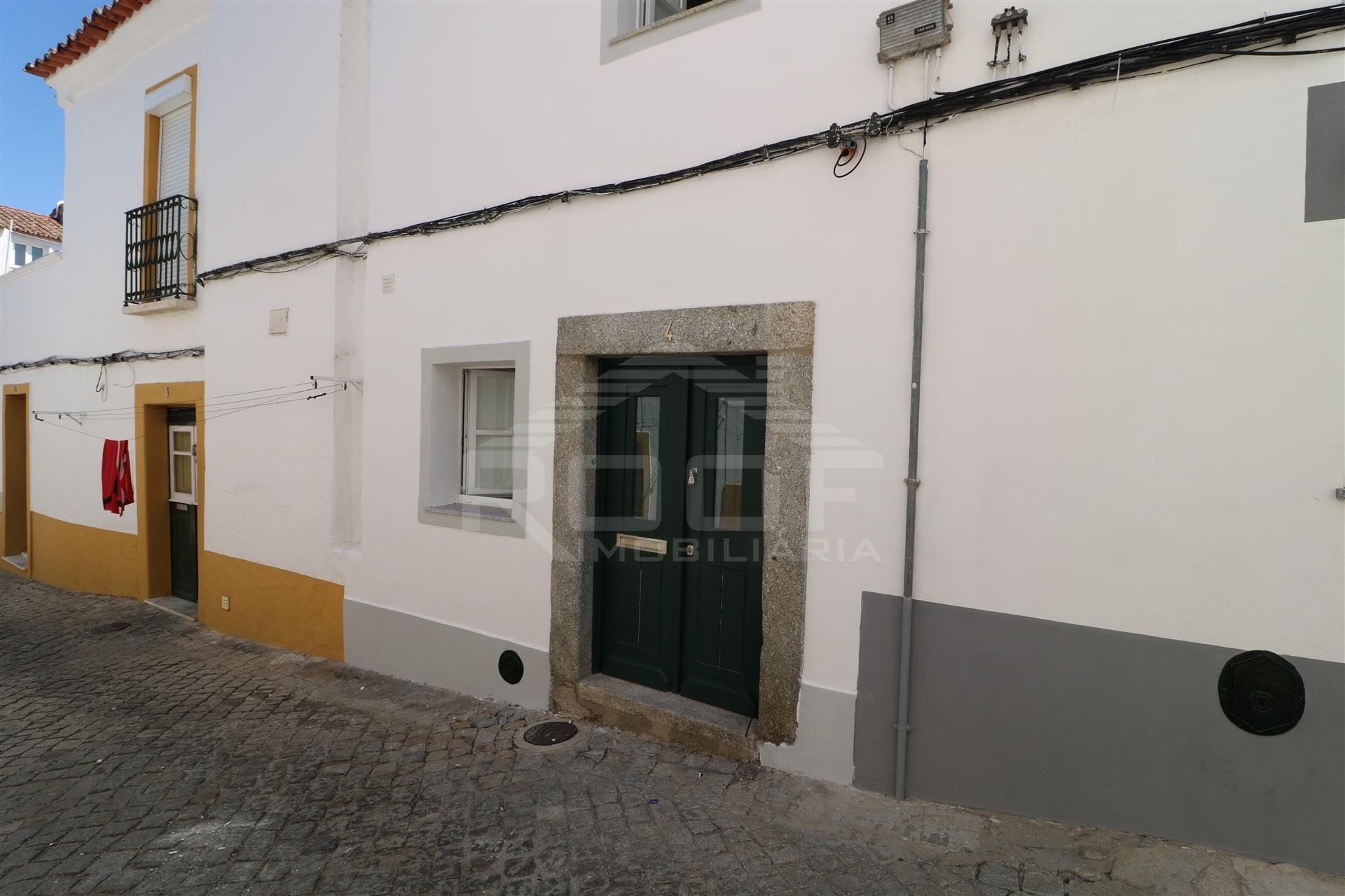 Moradia T1+1 Venda em Évora (São Mamede, Sé, São Pedro e Santo Antão),Évora