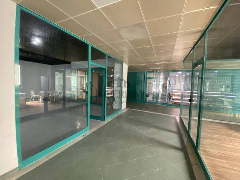 Loja  Arrendamento em Carregado e Cadafais,Alenquer