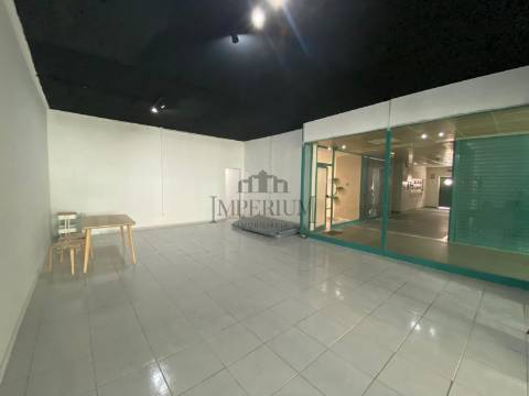 Loja  Arrendamento em Carregado e Cadafais,Alenquer