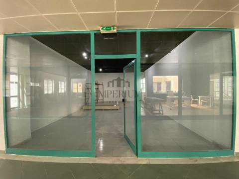 Loja  Arrendamento em Carregado e Cadafais,Alenquer