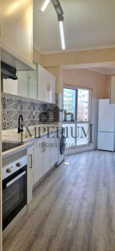 Apartamento T3 Arrendamento em Póvoa de Santo Adrião e Olival Basto,Odivelas