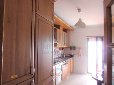 Apartamento T2 Arrendamento em Carregado e Cadafais,Alenquer