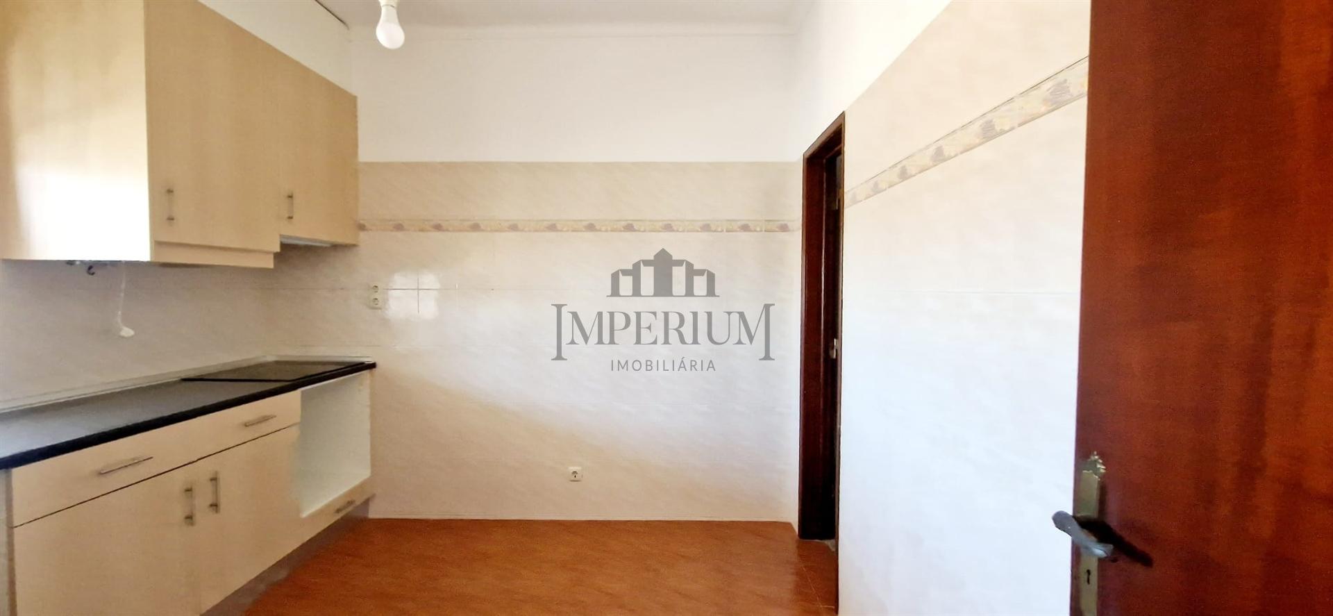 Apartamento T2 Arrendamento em Carregado e Cadafais,Alenquer