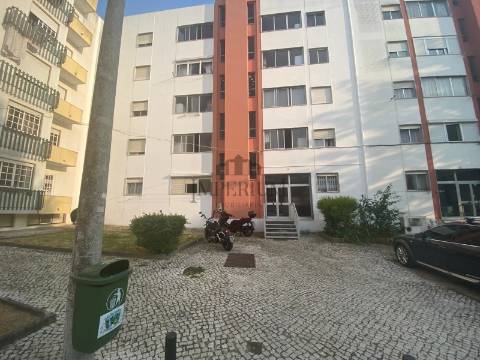 Apartamento T3 Venda em Carregado e Cadafais,Alenquer