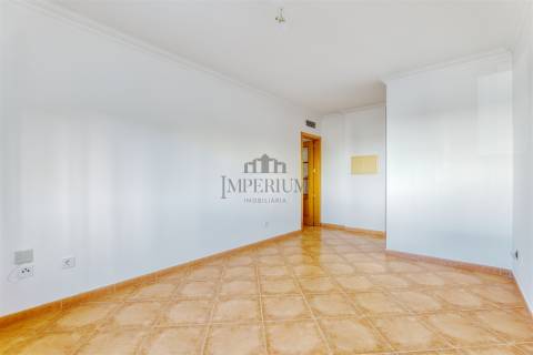 Apartamento T2 Venda em Carregado e Cadafais,Alenquer