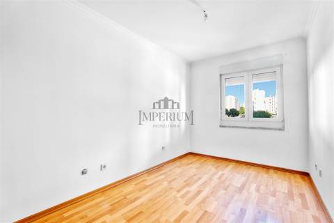 Apartamento T2 Venda em Carregado e Cadafais,Alenquer