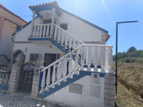 Andar Moradia T2 Arrendamento em Alenquer (Santo Estêvão e Triana),Alenquer