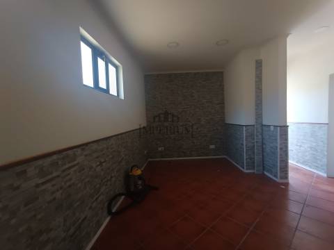 Andar Moradia T2 Arrendamento em Alenquer (Santo Estêvão e Triana),Alenquer