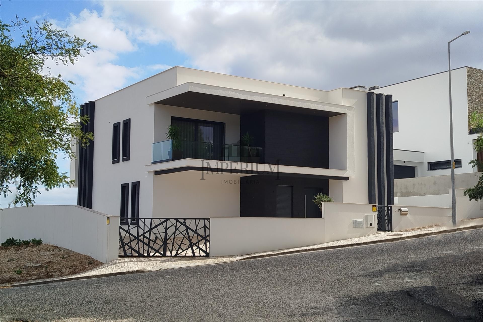 Moradia T3 Venda em Alenquer (Santo Estêvão e Triana),Alenquer