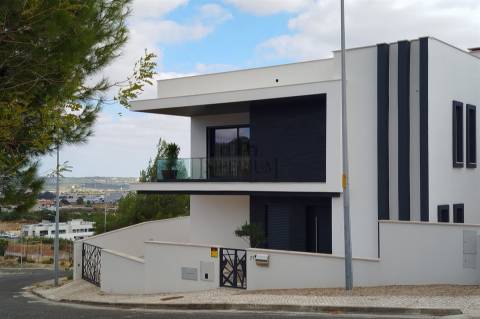 Moradia T3 Venda em Alenquer (Santo Estêvão e Triana),Alenquer