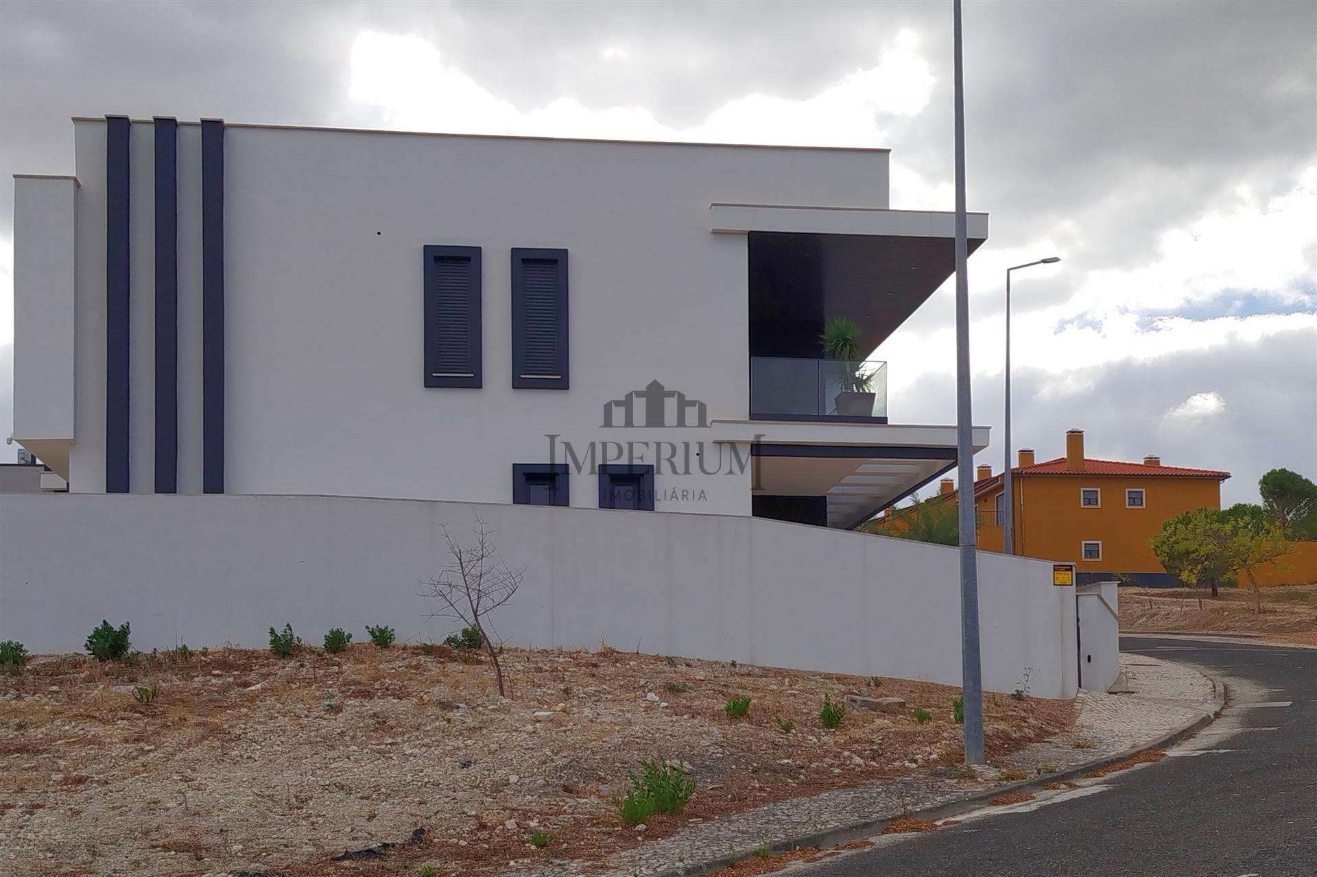 Moradia T3 Venda em Alenquer (Santo Estêvão e Triana),Alenquer