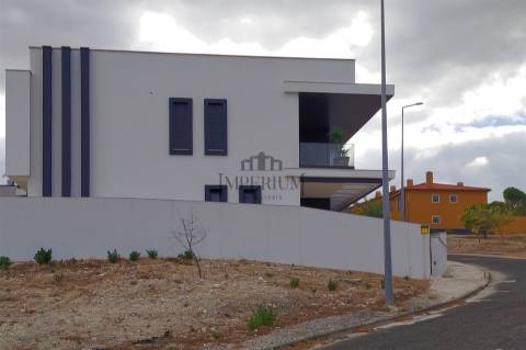 Moradia T3 Venda em Alenquer (Santo Estêvão e Triana),Alenquer