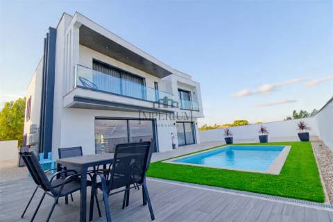 Moradia T3 Venda em Alenquer (Santo Estêvão e Triana),Alenquer