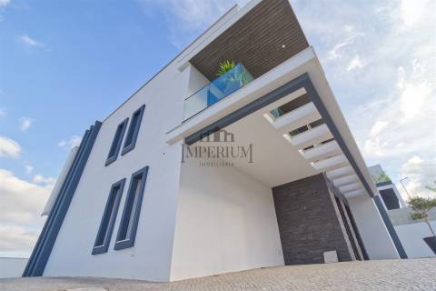 Moradia T3 Venda em Alenquer (Santo Estêvão e Triana),Alenquer