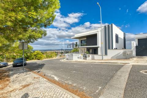 Moradia T3 Venda em Alenquer (Santo Estêvão e Triana),Alenquer