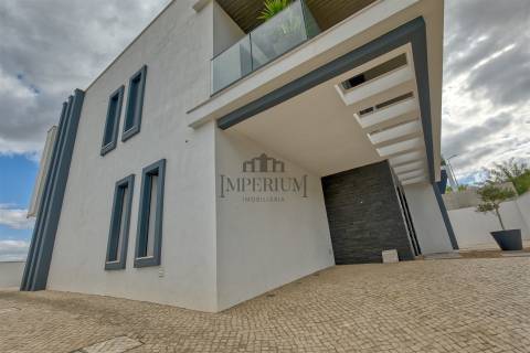 Moradia T3 Venda em Alenquer (Santo Estêvão e Triana),Alenquer