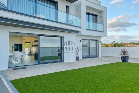 Moradia T3 Venda em Alenquer (Santo Estêvão e Triana),Alenquer