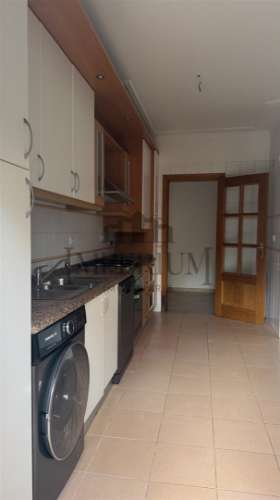 Apartamento T3 Venda em Carregado e Cadafais,Alenquer