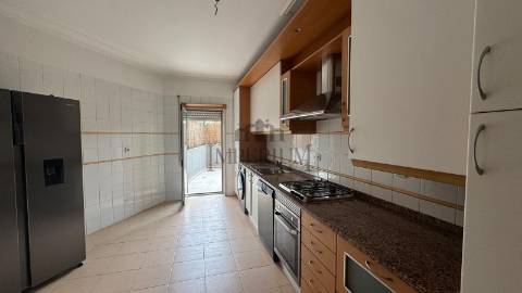 Apartamento T3 Venda em Carregado e Cadafais,Alenquer