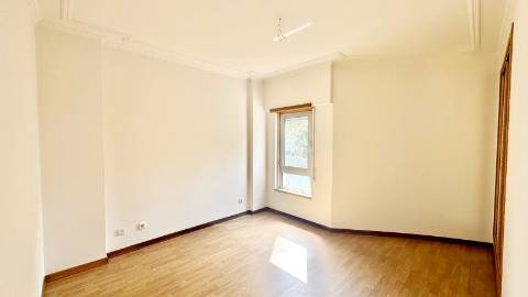 Apartamento T3 Venda em Carregado e Cadafais,Alenquer