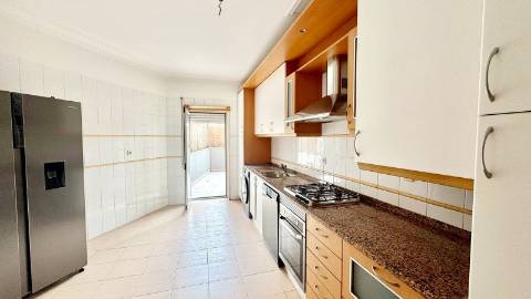 Apartamento T3 Venda em Carregado e Cadafais,Alenquer