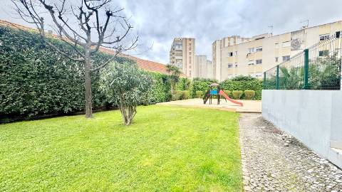 Apartamento T3 Venda em Carregado e Cadafais,Alenquer