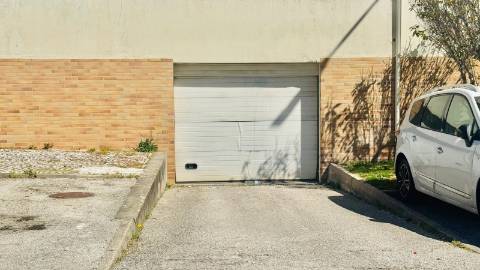 Garagem  Venda em Carregado e Cadafais,Alenquer