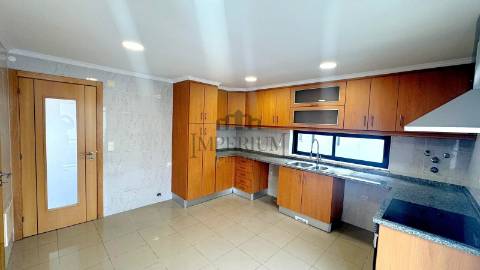 Moradia T5 Venda em Laranjeiro e Feijó,Almada